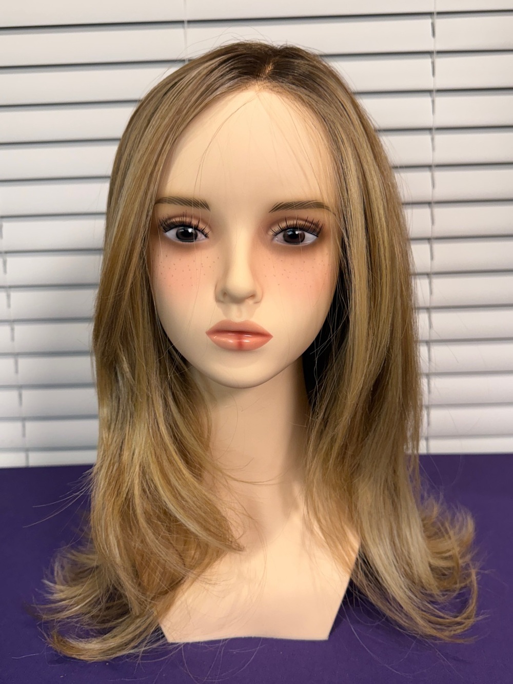 Women’s Layered Synthetic Wig in Honey Blonde